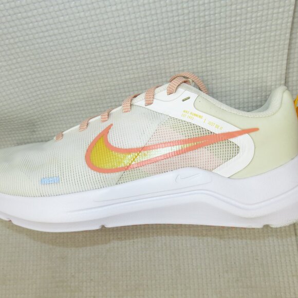 Nike Downshifter 12 DD9294-101 White Running Shoes Sneakers Womens Size 9 - Picture 11 of 13